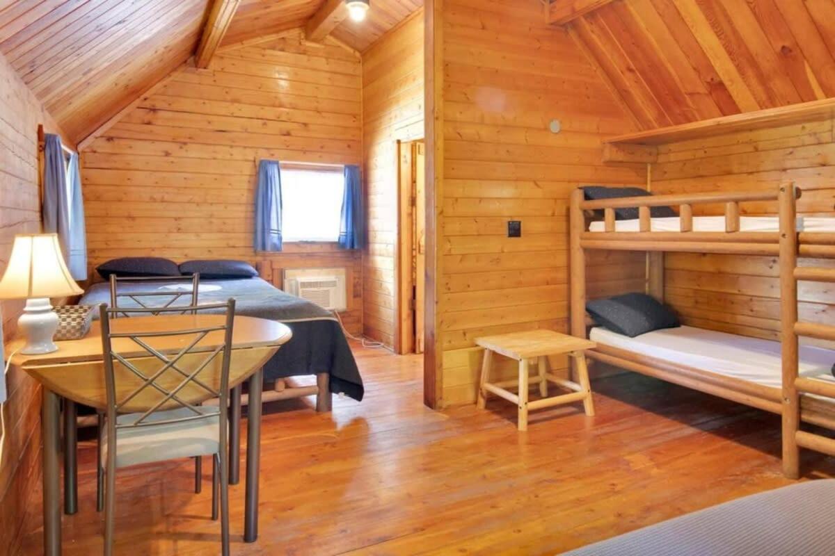 Secluded Rustic Cabin With Views Блумингтън Екстериор снимка
